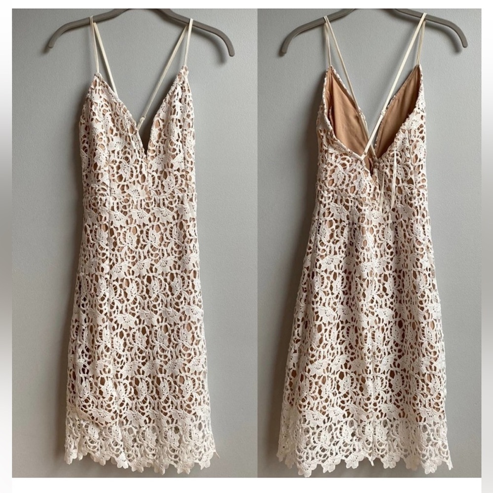 JOA Lace Plunging Cocktail Fitted Dress
